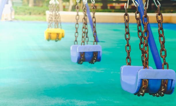 Weather-Resistant-Swing-Sets-for-All-Seasons-1